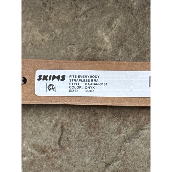 Skims Fits Everybody Strapless Bra Onyx Size 38DD - Picture 6 of 6